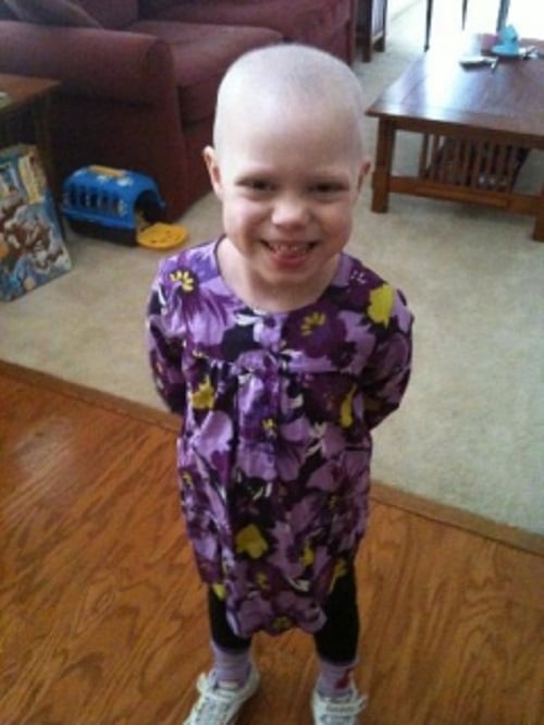 Κοpιτσάκι πέθαινε από καρκίνο και οι γονείς του προετοίμαζαν την κηδεία του. Μέχρι που άνοιξε τα μάτια του και τους είπε αυτές τις 5 λέξεις 5 1 3 1 1