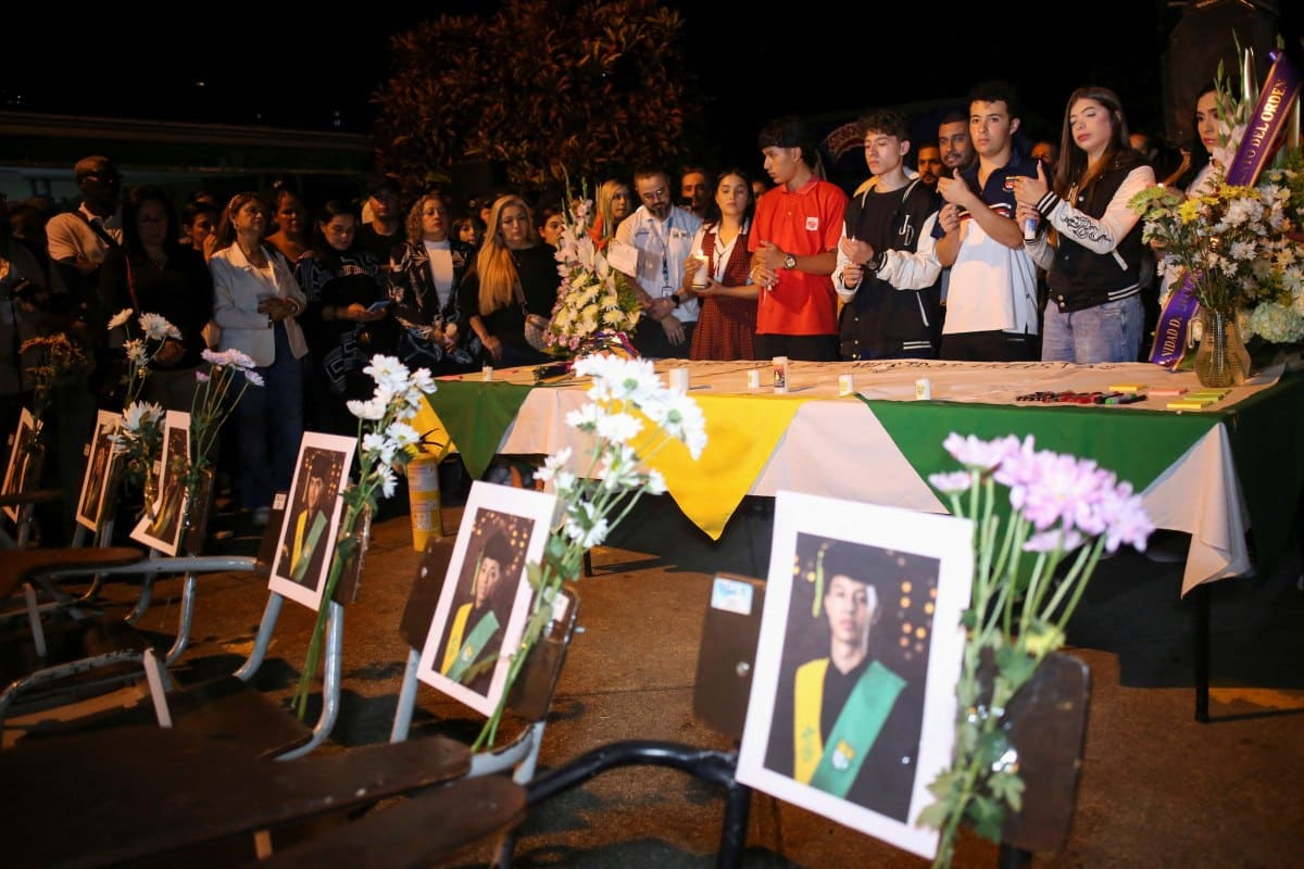 Τραγικό δυστύχημα με 16 μαθητές νεκρούς – Λεωφορείο έπεσε σε χαράδρα 12 colo3 1200x800 1