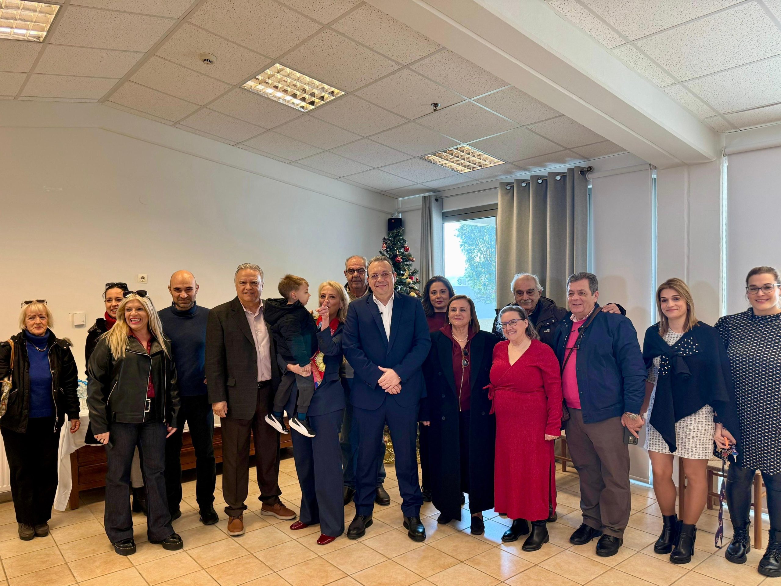 ΦΑΜΕΛΛΟΣ Σ ΕΠΙΣΚΕΨΗ ΣΤΟ ΟΙΚΟΤΡΟΦΕΙΟ ΑΜΕΑ «ΙΩΑΝΝΗΣ ΛΥΡΑΣ»