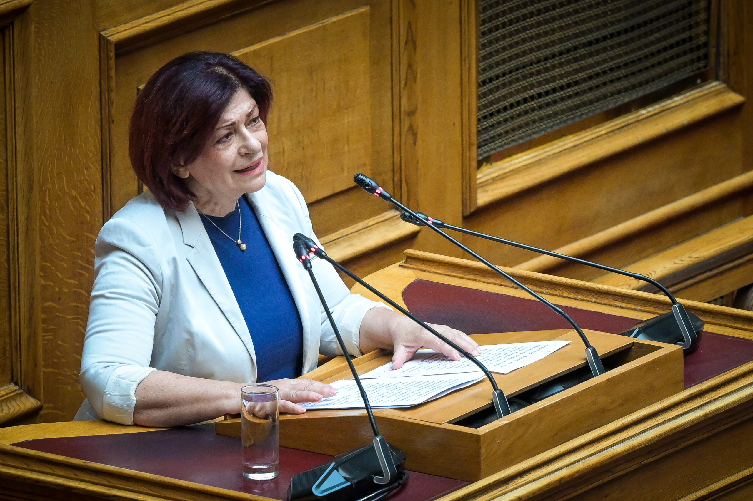 ΜΑΝΩΛΑΚΟΥ ΔΙΑΜΑΝΤΩ ΚΚΕ  ΣΥΖΗΤΗΣΗ ΣΤΗΝ ΟΛΟΜΕΛΕΙΑ ΤΗΣ ΒΟΥΛΗΣ ΝΟΜΟΣΧΕΔΙΟΥ ΤΟΥ ΥΠΟΥΡΓΕΙΟΥ ΕΞΩΤΕΡΙΚΩΝ   (ΚΟΥΤΡΑ ΔΗΜΗΤΡΑ Toklik/EUROKINISSI)