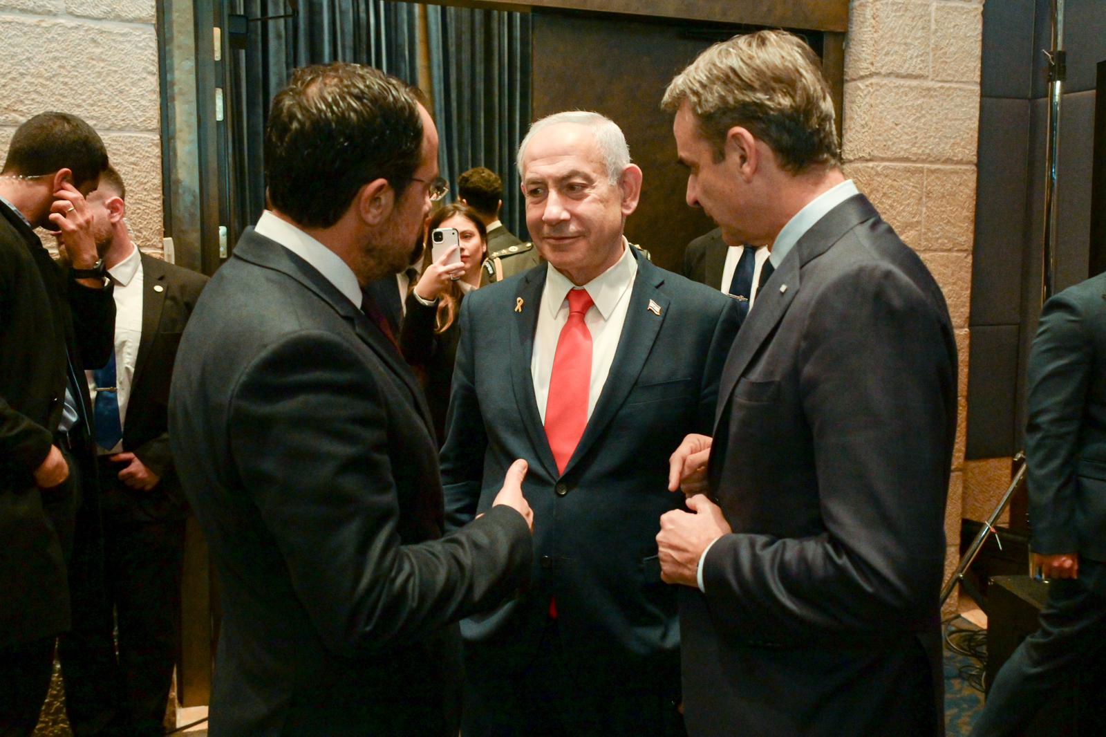 photo-2025-12-22-19-41-24