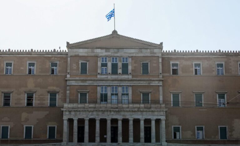 vouli-exoteriko-e1752219338133-768x470