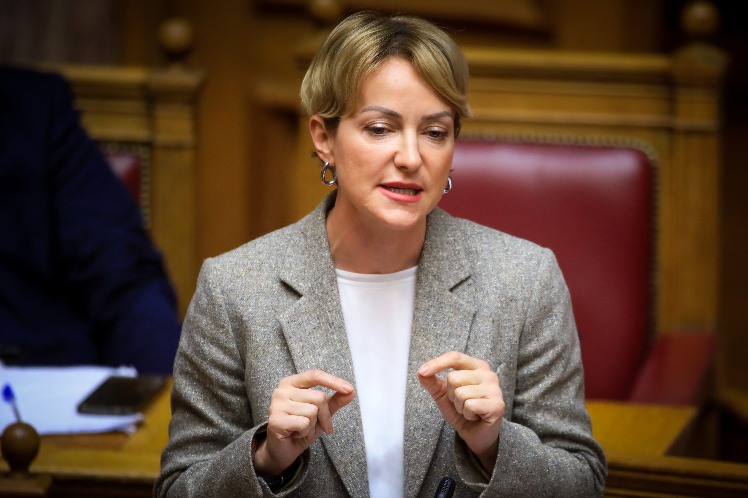 [375492] ΣΥΖΗΤΗΣΗ ΕΠΙΚΑΙΡΩΝ ΕΡΩΤΗΣΕΩΝ ΣΤΗΝ ΣΔΟΥΚΟΥ ΑΛΕΞΑΝΔΡΑ ΥΦΥΠΟΥΡΓΟΣ  ΟΛΟΜΕΛΕΙΑ ΤΗΣ ΒΟΥΛΗΣ   (ΓΙΩΡΓΟΣ ΚΟΝΤΑΡΙΝΗΣ/EUROKINISSI)