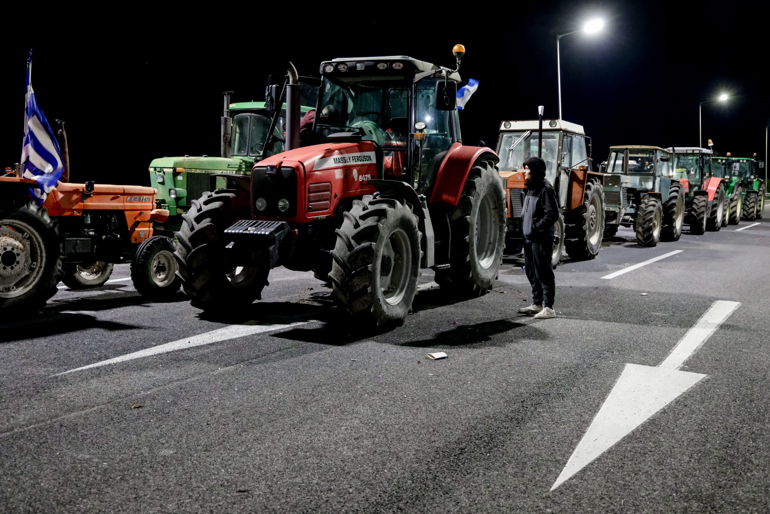 ΣΥΝΕΛΕΥΣΗ ΤΩΝ ΑΓΡΟΤΩΝ ΣΤΟ ΜΠΛΟΚΟ ΤΗΣ ΝΙΚΑΙΑΣ ΣΤΗ ΛΑΡΙΣΑ  (EUROKINISSI)