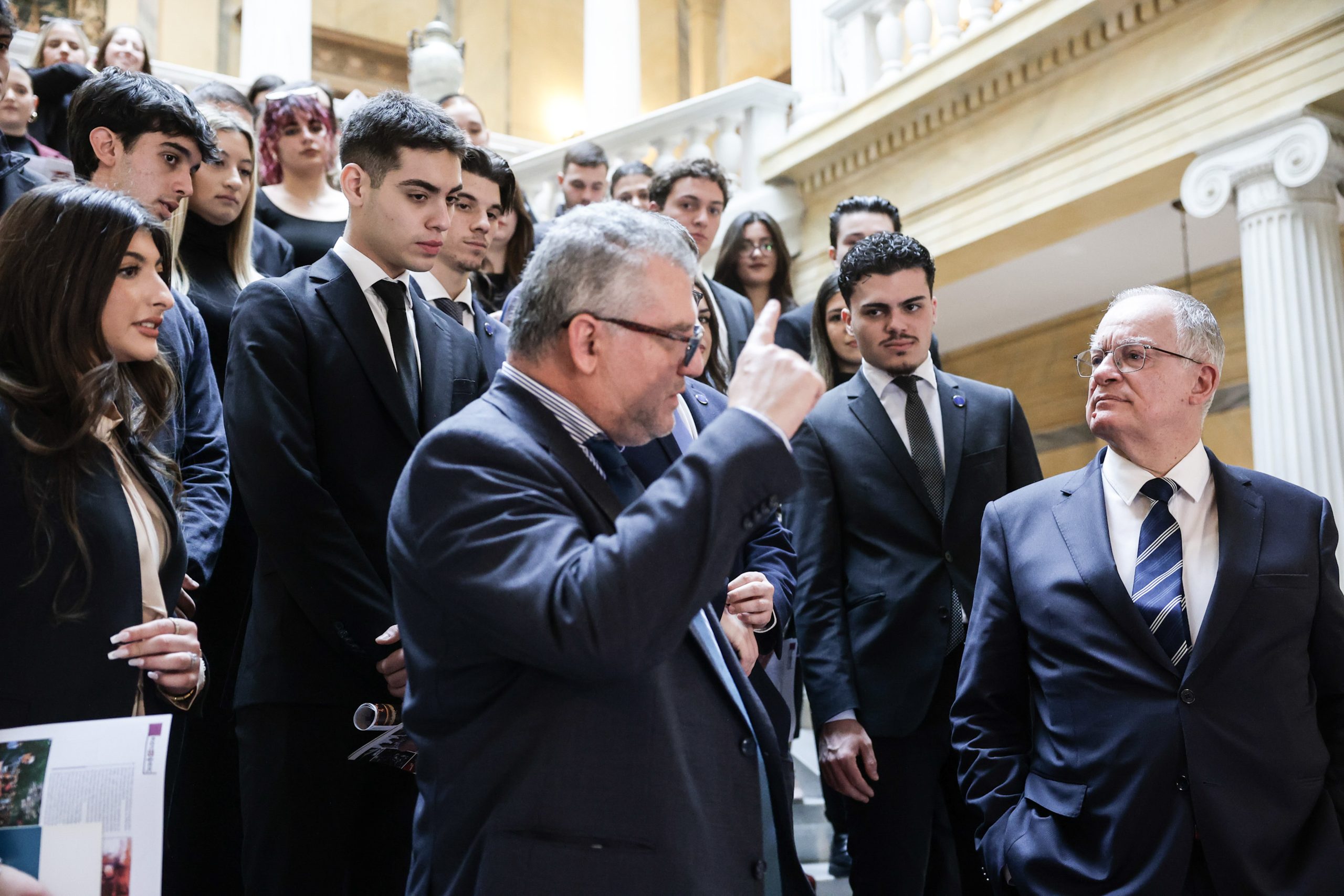 ΕΚΠΑΙΔΕΥΤΙΚΗ ΕΠΙΣΚΕΨΗ ΣΤΟ ΠΡΟΕΔΡΙΚΟ ΜΕΓΑΡΟ ΟΜΑΔΑΣ ΦΟΙΤΗΤΩΝ ΤΟΥ ΤΜΗΜΑΤΟΣ ΠΟΛΙΤΙΚΗΣ ΕΠΙΣΤΗΜΗΣ ΚΑΙ ΔΙΕΘΝΩΝ ΣΧΕΣΕΩΝ ΤΟΥ ΠΑΝΕΠΙΣΤΗΜΙΟΥ ΠΕΛΟΠΟΝΝΗΣΟΥ   (ΘΟΔΩΡΗΣ ΜΑΝΩΛΟΠΟΥΛΟΣ/ΓΡΑΦΕΙΟ ΤΥΠΟΥ ΠΡΟΕΔΡΙΑΣ ΤΗΣ ΔΗΜΟΚΡΑΤΙΑΣ/EUROKINISSI)