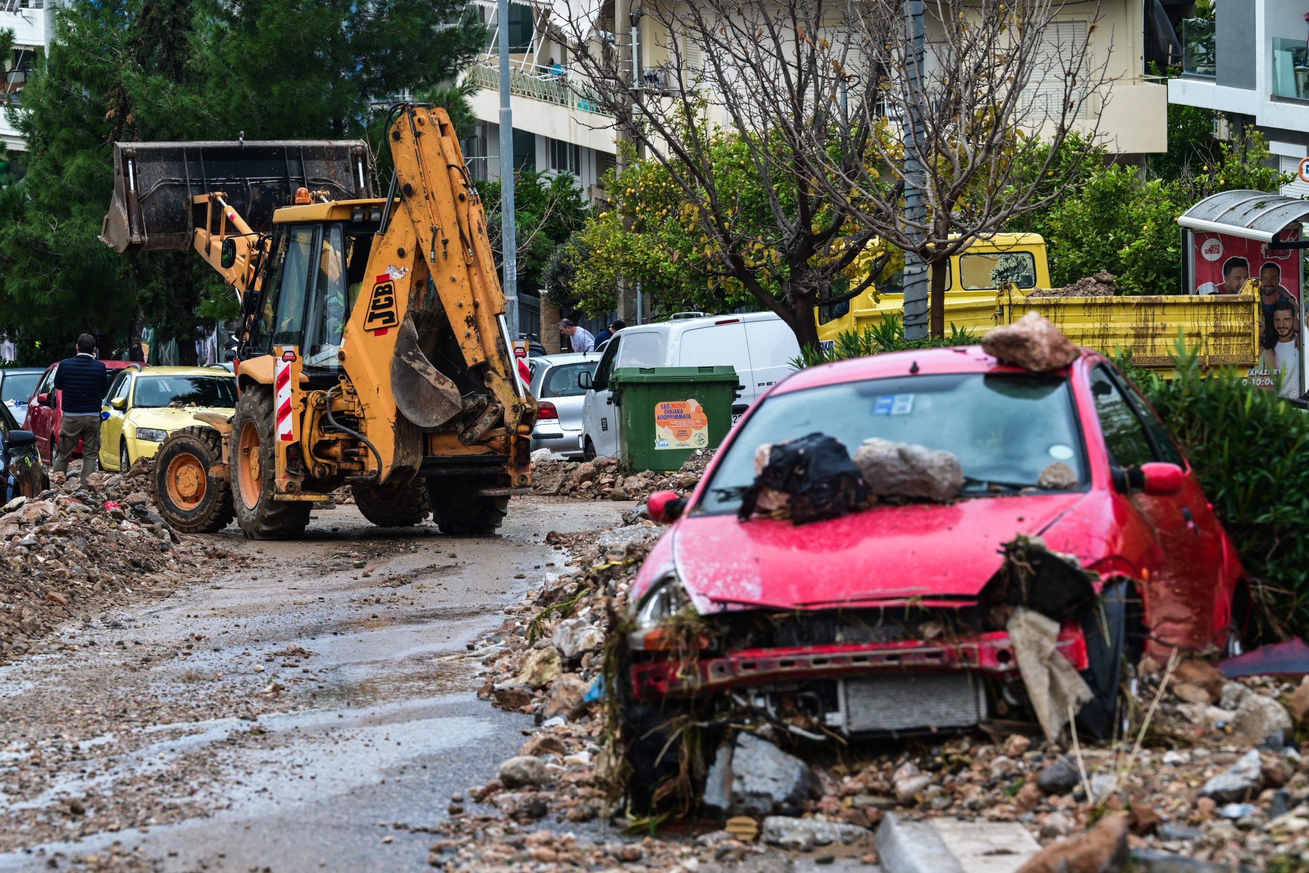 [383964] ΚΑΤΑΣΤΡΟΦΕΣ ΑΠΟ ΤΗΝ ΚΑΚΟΚΑΙΡΙΑ ΣΤΗΝ ΑΝΩ ΓΛΥΦΑΔΑ  (ΤΑΤΙΑΝΑ ΜΠΟΛΑΡΗ/EUROKINISSI)