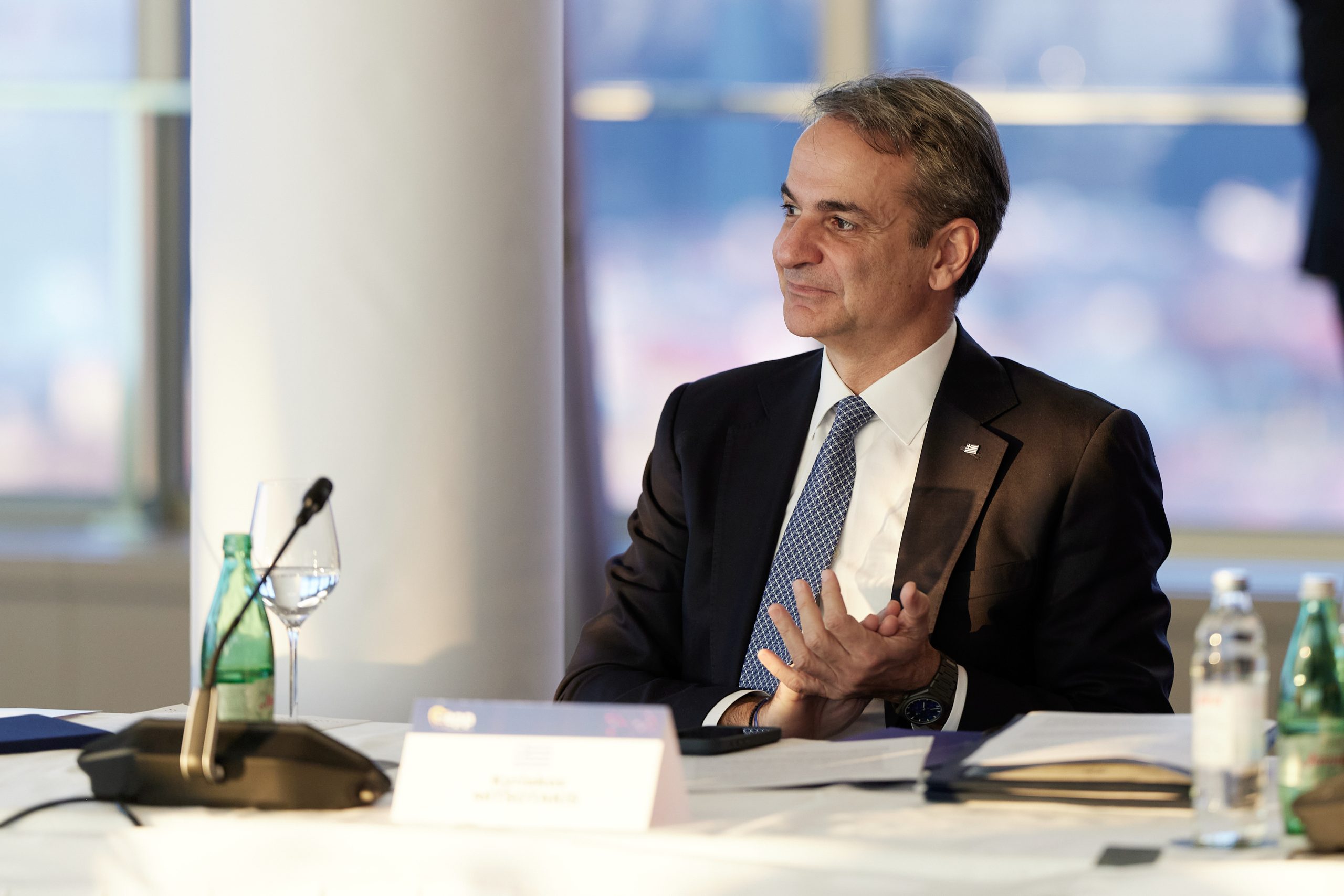 Ο ΠΡΩΘΥΠΟΥΡΓΟΣ ΚΥΡΙΑΚΟΣ ΜΗΤΣΟΤΑΚΗΣ ΣΤΙΣ ΕΡΓΑΣΙΕΣ ΤΗΣ ΔΙΗΜΕΡΗΣ ΣΥΝΑΝΤΗΣΗΣ ΗΓΕΤΩΝ ΤΟΥ ΕΥΡΩΠΑΪΚΟΥ ΛΑΪΚΟΥ ΚΟΜΜΑΤΟΣ ΣΤΟ ΖΑΓΚΡΕΜΠ  (ΔΗΜΗΤΡΗΣ ΠΑΠΑΜΗΤΣΟΣ/Γ.Τ ΠΡΩΘΥΠΟΥΡΓΟΥ/EUROKINISSI)