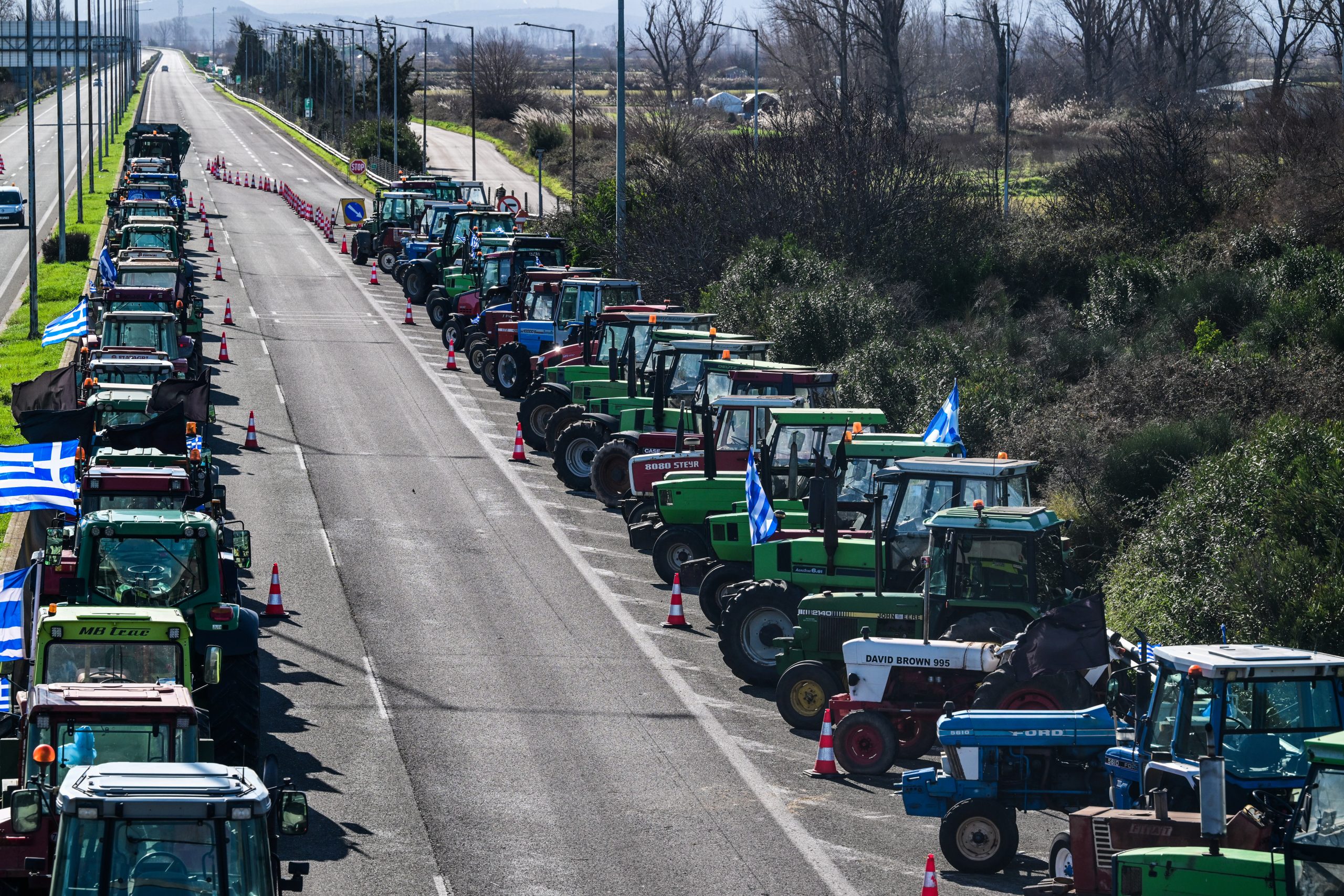 [383572] ΚΙΝΗΤΟΠΟΙΗΣΗ ΑΓΡΟΤΩΝ ΣΤΗΝ Ε.Ο. ΑΘΗΝΩΝ - ΛΑΜΙΑΣ ΣΤΟ ΚΑΣΤΡΟ ΒΟΙΩΤΙΑΣ  (ΤΑΤΙΑΝΑ ΜΠΟΛΑΡΗ/EUROKINISSI)