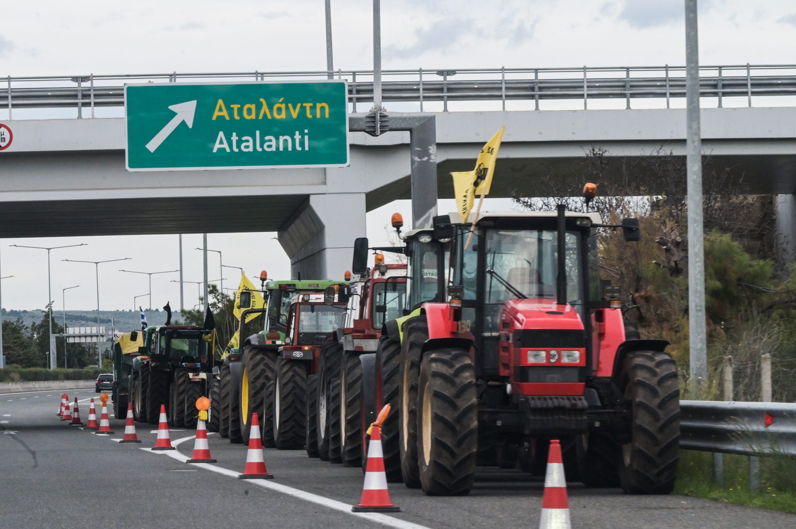 ΑΓΡΟΤΙΚΑ ΜΠΛΟΚΑ ΣΤΗΝ Ε.Ο. ΑΘΗΝΩΝ - ΛΑΜΙΑΣ  (ΔΗΜΗΤΡΑ ΚΟΥΤΡΑ/TOKLIK.GR/EUROKINISSI)