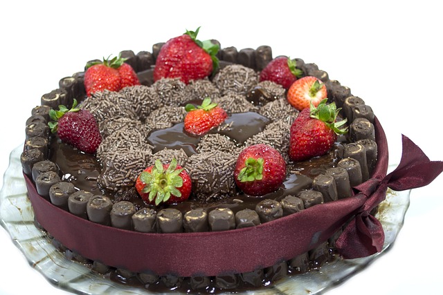 cake-2369978-640