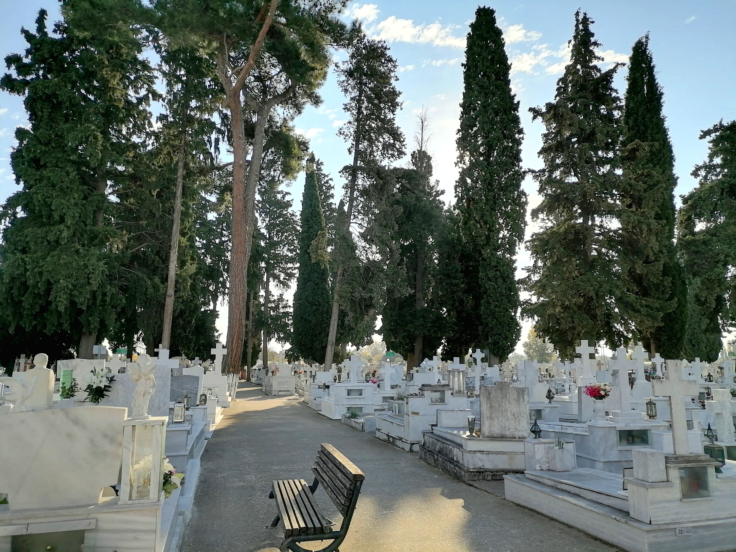 dimotika-koimhthria-nekrotafeio