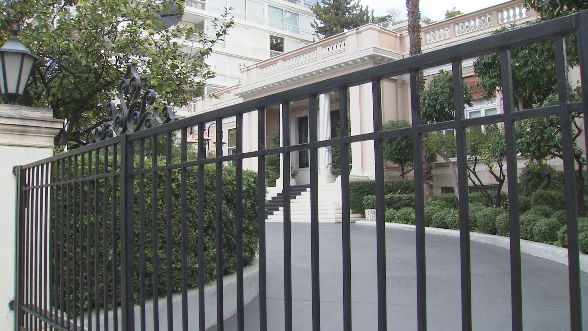 maximoy-kysea-2025-12-09-10-48-05-frame-35027