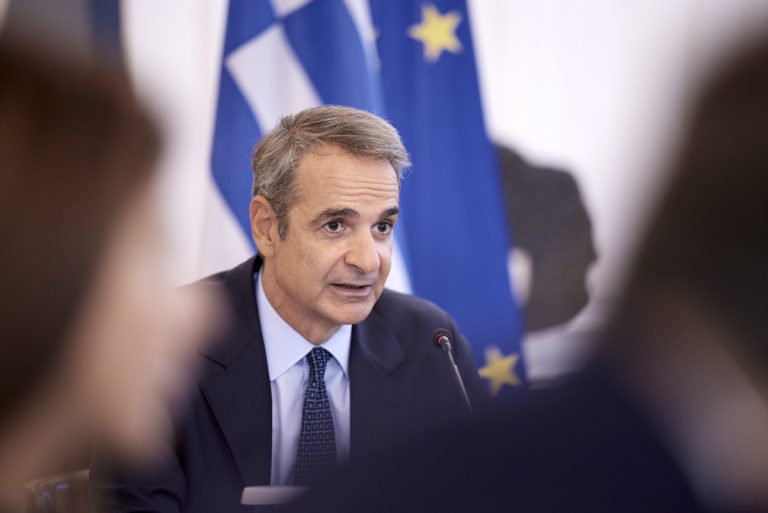 mitsotakis-ypourgiko1-scaled-e1759565651815-768x513-1