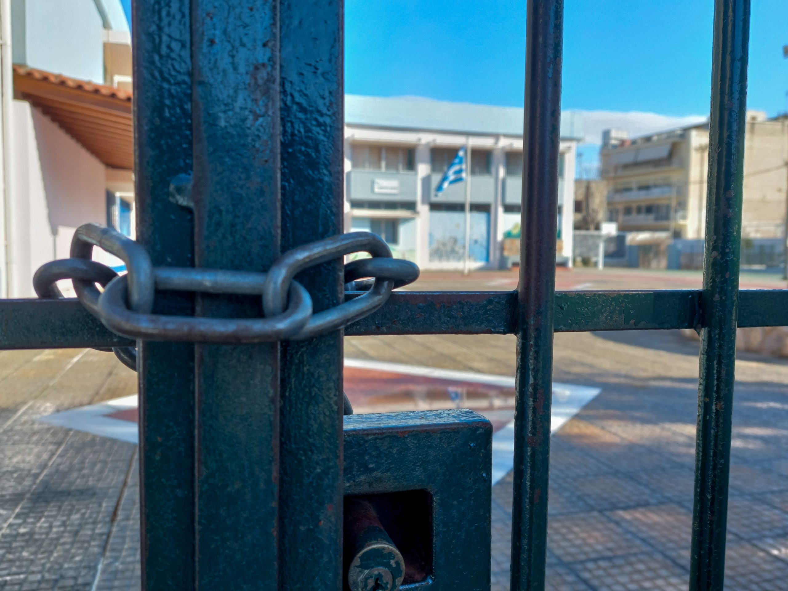 ΚΛΕΙΣΤΑ ΤΑ ΣΧΟΛΕΙΑ  (ΤΑΚΗΣ ΣΑΓΙΑΣ / EUROKINISSI)