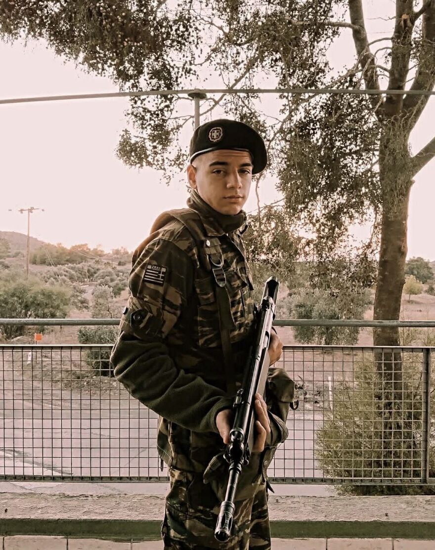 Θρήνος για τον Μιχάλη και τον Χρήστο που σκοτώθηκαν από ηλεκτροπληξία στη Βάρη