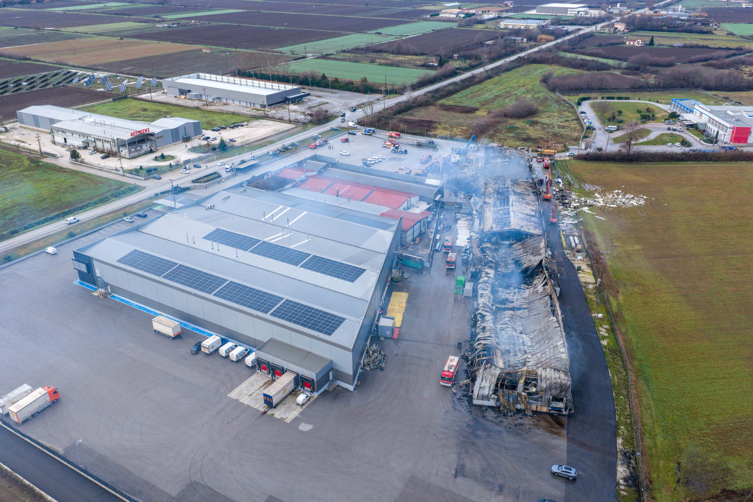 [384089] Η ΕΠΟΜΕΝΗ ΗΜΕΡΑ ΤΗΣ ΠΥΡΚΑΓΙΑΣ ΣΤΟ ΕΡΓΟΣΤΑΣΙΟ ΤΗΣ "ΒΙΟΛΑΝΤΑ" ΣΤΑ ΤΡΙΚΑΛΑ  (ΜΟΤΙΟΝΤΕΑΜ/ΒΑΣΙΛΗΣ ΒΕΡΒΕΡΙΔΗΣ)