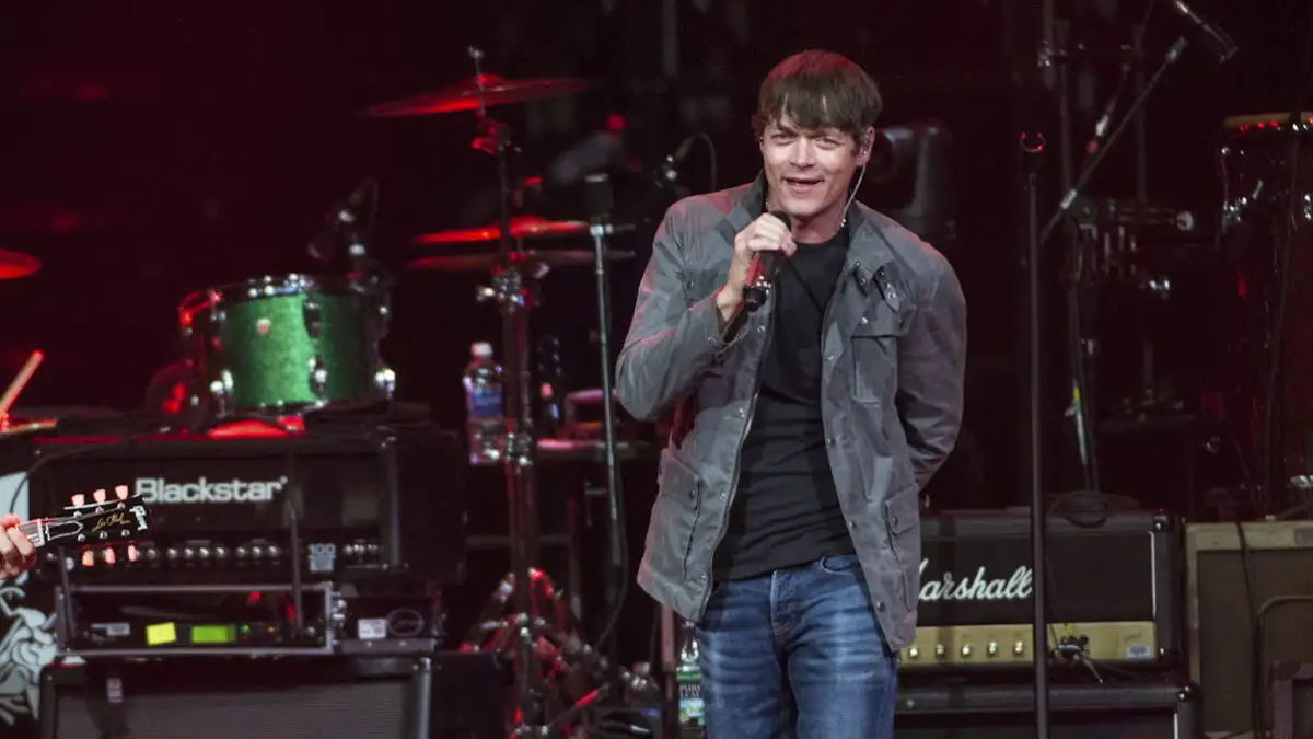 Πέθανε ο τραγουδιστής Μπραντ Άρνολντ σε ηλικία 47 χρονών 7 brad arnold 1200x675 1