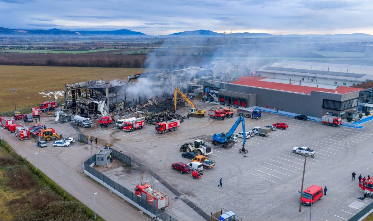 [384089] Η ΕΠΟΜΕΝΗ ΗΜΕΡΑ ΤΗΣ ΠΥΡΚΑΓΙΑΣ ΣΤΟ ΕΡΓΟΣΤΑΣΙΟ ΤΗΣ "ΒΙΟΛΑΝΤΑ" ΣΤΑ ΤΡΙΚΑΛΑ  (ΜΟΤΙΟΝΤΕΑΜ/ΒΑΣΙΛΗΣ ΒΕΡΒΕΡΙΔΗΣ)