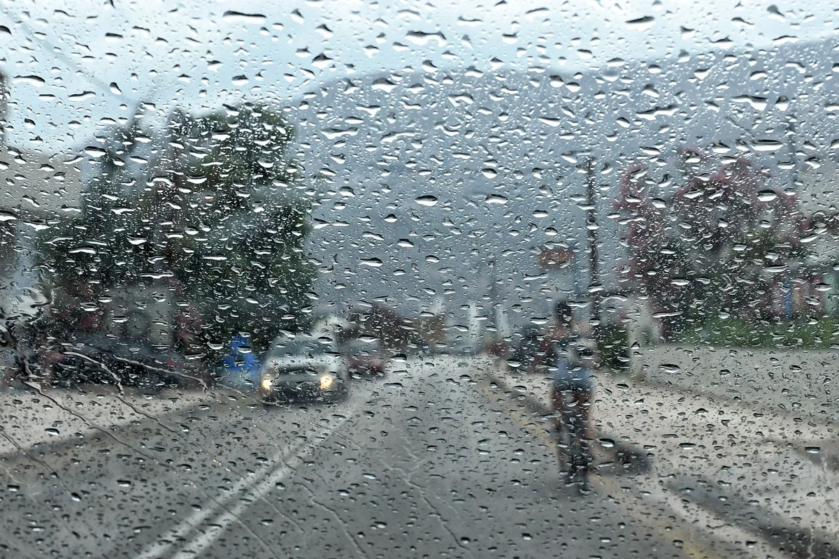 Περίεργος καιρός: Βροχές, καταιγίδες και χιονοπτώσεις, αλλά η θερμοκρασία θα διατηρήσει τις υψηλές τιμές Περίεργος καιρός: Βροχές, καταιγίδες και χιονοπτώσεις, αλλά η θερμοκρασία θα διατηρήσει τις υψηλές τιμές