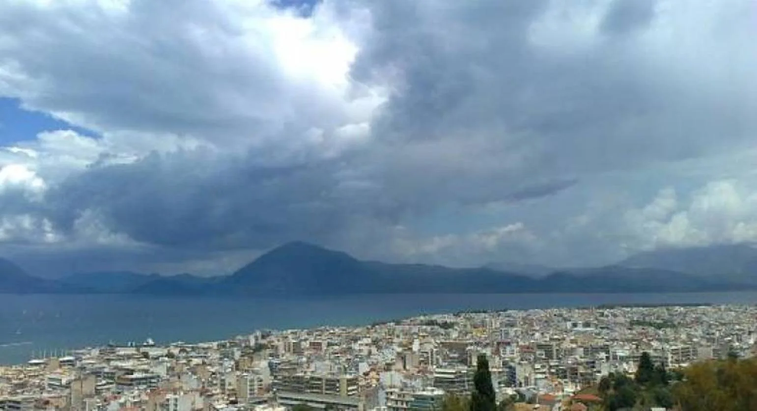 Καιρός: Bροχές και σήμερα από τα Δυτικά, η πρόγνωση για την Πάτρα