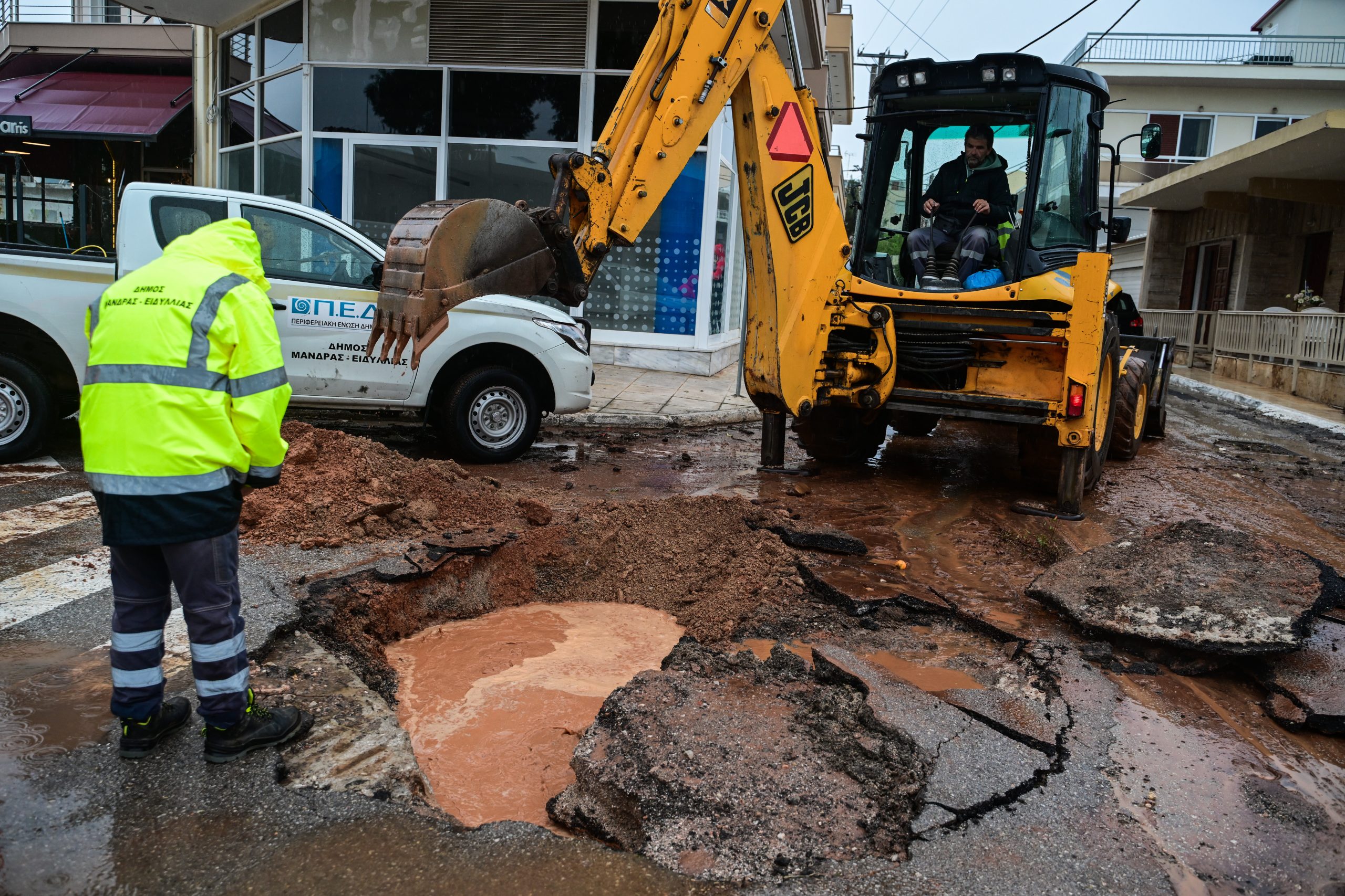 [382693] ΠΛΗΜΜΥΡΕΣ ΣΤΗΝ ΜΑΝΔΡΑ ΑΠΟ ΤΗΝ ΚΑΚΟΚΑΙΡΙΑ "BYRON"  (ΤΑΤΙΑΝΑ ΜΠΟΛΑΡΗ/EUROKINISSI)