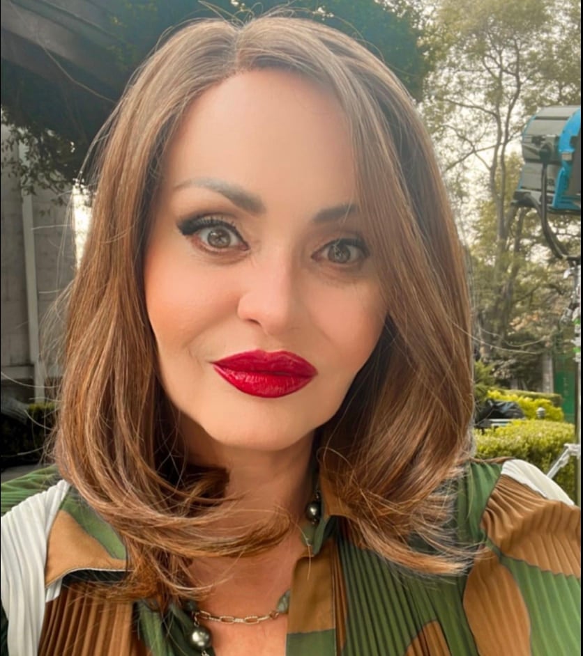 Παραμορφώθηκε από την πλαστικές, μοιάζει ψεύτικη: Την θυμάστε; 26 χρόνια μετά, δεν την αναγνωρίζει κανείς. 8 stigmiotypo othonis 2024 09 03 18.27.50