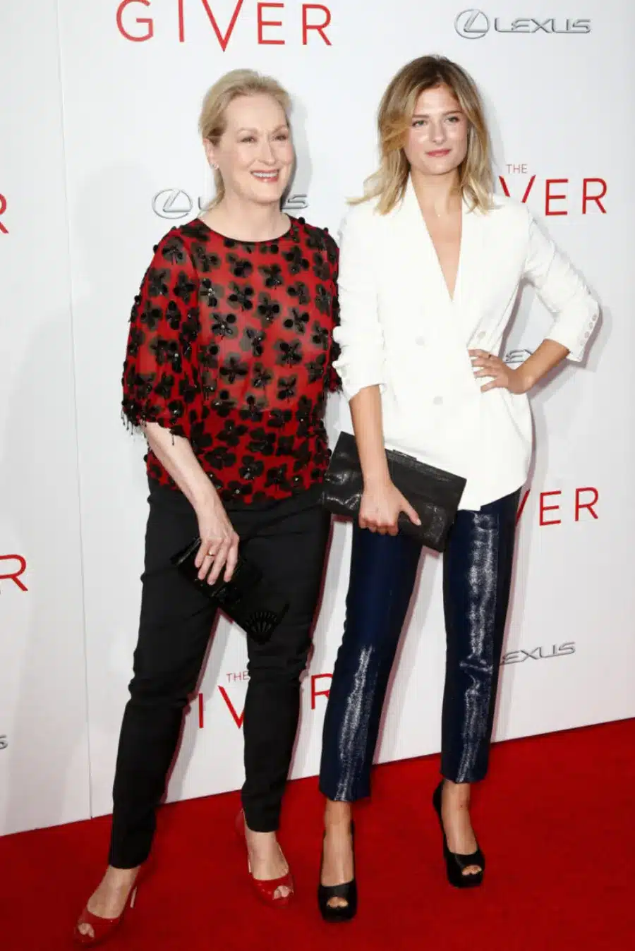 «Είμαι ομοφυλόφιλη»: Κόρη διάσημης ηθοποιού μόλις ανακοίνωσε ότι θέλει γυναίκες & μας έδειξε την σύντροφό της 13 eimai omofylofili kori diasimis ithopoiou molis anakoinose oti thelei gynaikes mas edeixe tin syntrofo tis 2