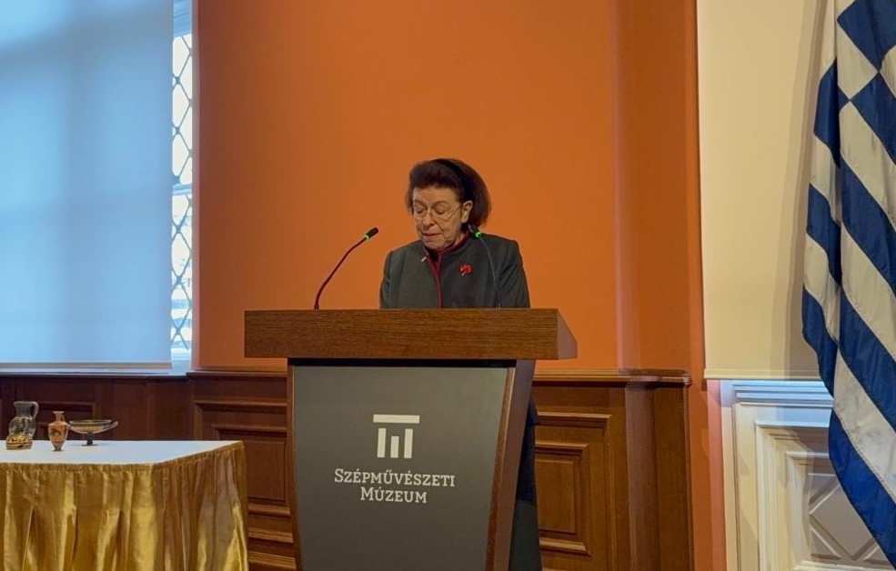 i-ypourgos-politismou-lina-mendoni