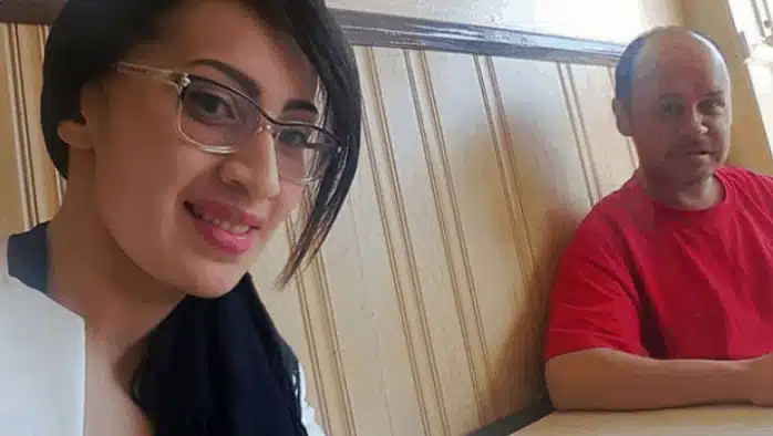 Ιδιοκτήτρια καφέ δίνει σε έναν άστεγο εργασία, μόλις ήρθε η ώρα να τον πληρώσει έκανε κάτι που κανείς δεν περίμενε 8 marcus and cesia abigail baires.jpg