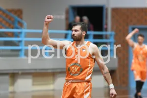 Τα Αραχωβίτικα/Ακταίο πήραν το ντέρμπι με την ΕΑΠ, η ΑΕ Ροϊτίκων το «25 στα 25»! ΦΩΤΟ