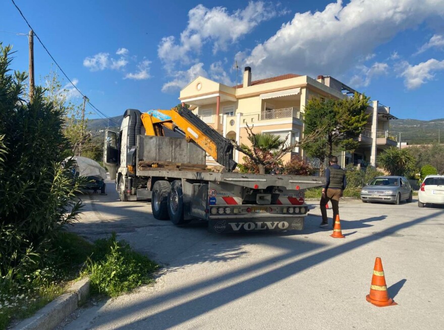 Εκσκαφέας καταπλάκωσε 58χρονο στον Βόλο, νοσηλεύεται σε κρίσιμη κατάσταση, δείτε φωτογραφίες