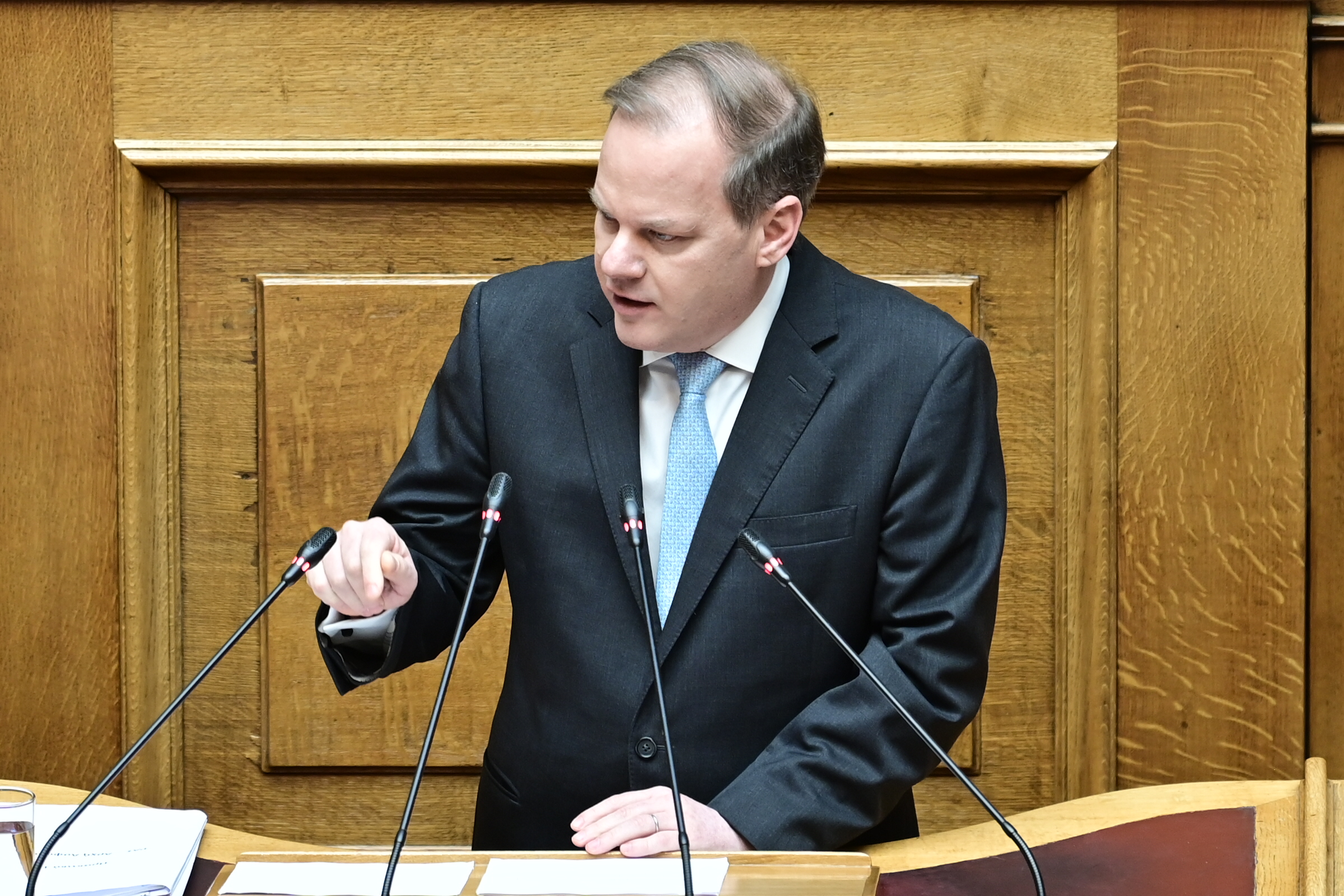 [378620] ΣΥΖΗΤΗΣΗ ΣΤΗΝ ΟΛΟΜΕΛΕΙΑ ΤΗΣ ΒΟΥΛΗΣ ΓΙΑ ΣΥΣΤΑΣΗ ΠΡΟΑΝΑΚΡΙΤΙΚΗΣ ΕΠΙΤΡΟΠΗΣ ΓΙΑ ΤΟ ΣΙΔΗΡΟΔΡΟΜΙΚΟ ΔΥΣΤΥΧΗΜΑ ΤΩΝ ΤΕΜΠΩΝ  (ΜΙΧΑΛΗΣ ΚΑΡΑΓΙΑΝΝΗΣ/EUROKINISSI)