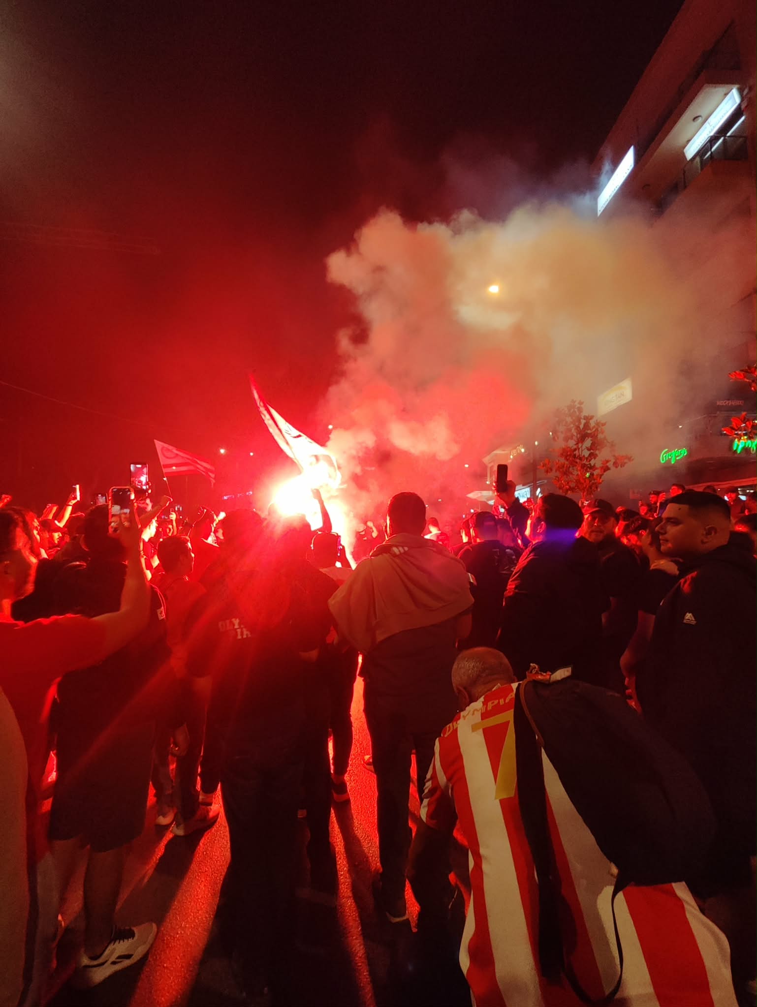 Πρωταθλητής Ευρώπης ο Ολυμπιακός –  Πανηγυρισμοί σε όλη τη χώρα μετά το θρίαμβο κόντρα στη Ρεάλ