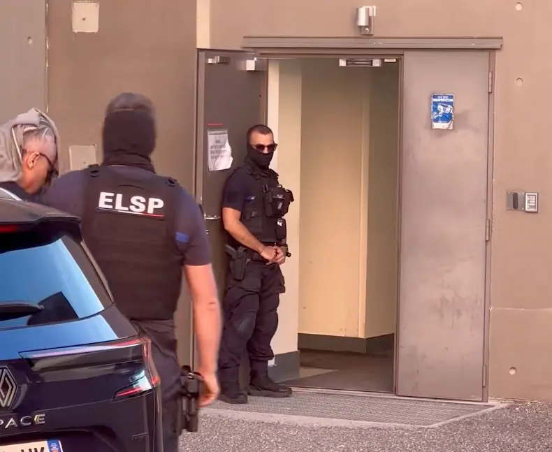 «Με ανάγκασε να πάω με 487 άνδρες»: Η νέα υπόθεση σοκ που συγκλονίζει τη Γαλλία 9 guillaume bucci french bank manager 128708795