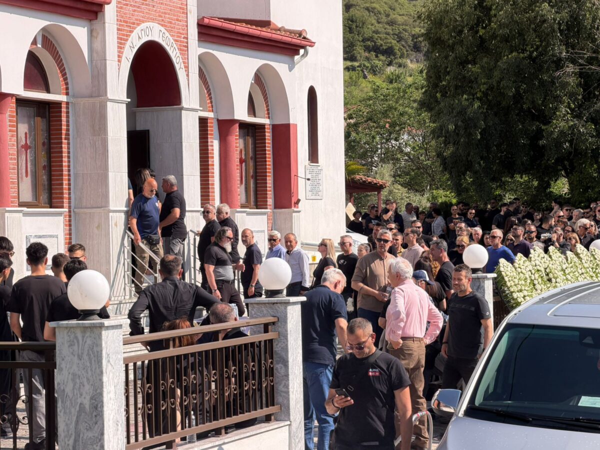 Κηδεία Παρασκευά Άντζα