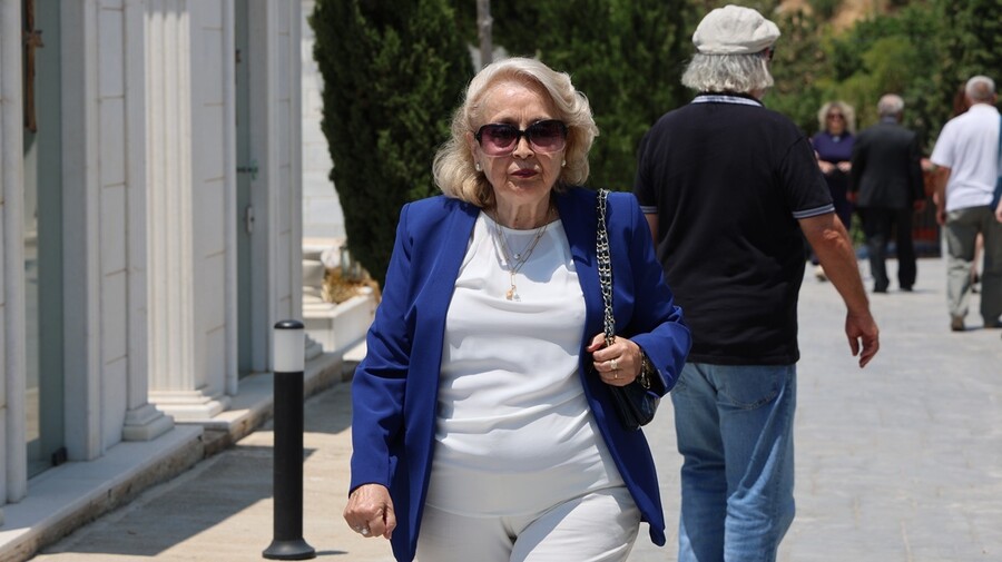 leventis8_358aa.jpg