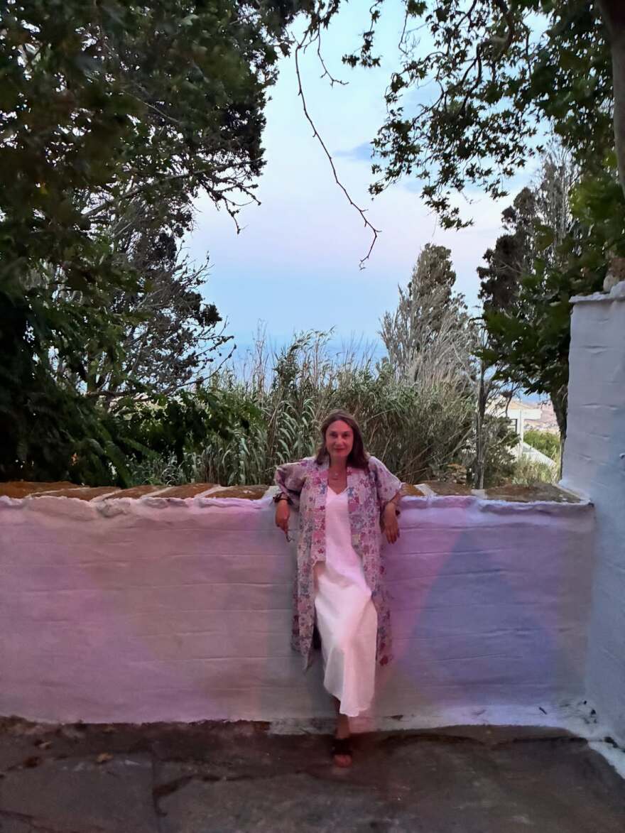 Αγκαλιά στην Τήνο ο Νίκος Ψαρράς και η Έλενα Καρακούλη, δείτε φωτογραφίες από τις διακοπές τους