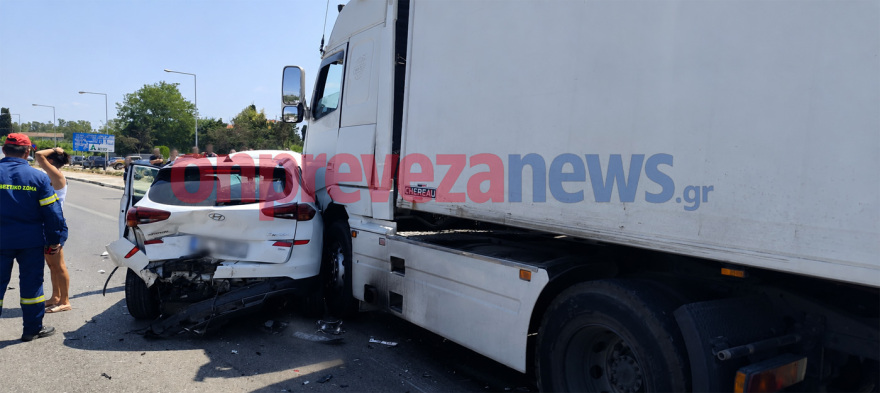 Σοβαρό τροχαίο στην Πρέβεζα: Φορτηγό συγκρούστηκε με τρία ΙΧ - Οκτώ τραυματίες, μεταξύ των οποίων και παιδιά