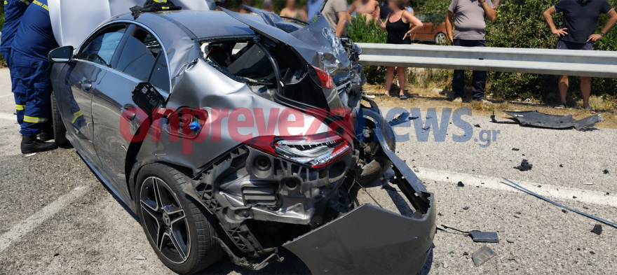 Σοβαρό τροχαίο στην Πρέβεζα: Φορτηγό συγκρούστηκε με τρία ΙΧ - Οκτώ τραυματίες, μεταξύ των οποίων και παιδιά
