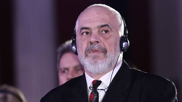 Ο Έντι Ράμα δέχθηκε επίθεση με αυγά στη Νέα Υόρκη - Η σκληρή απάντηση του 6 images 64