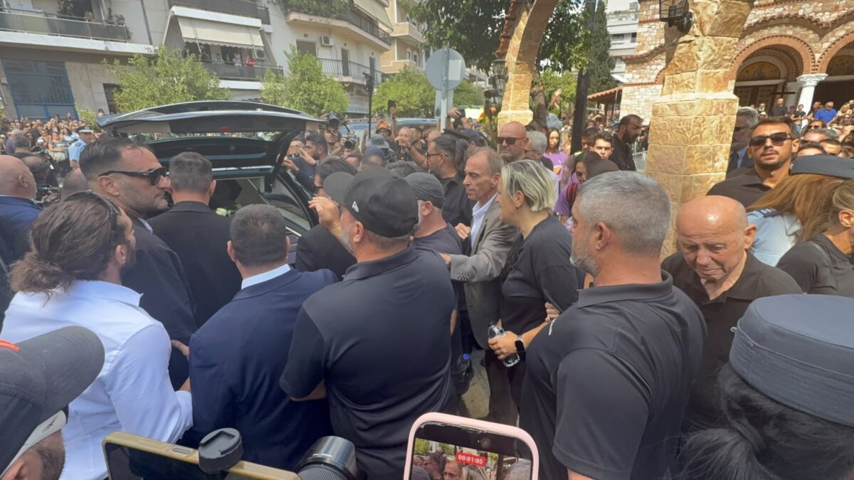 Κηδεία Γιώργου Μαζωνάκη
