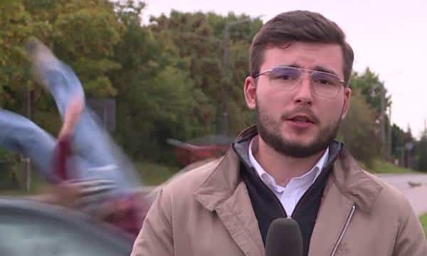 Πολωνία: Αυτοκίνητο παρέσυρε 14χρονη με ηλεκτρικό πατίνι την ώρα ζωντανού ρεπορτάζ για άλλο τροχαίο – Βίντεο-σοκ με τη στιγμή της παράσυρσης 5 polonia 14xroni patini troxaio live