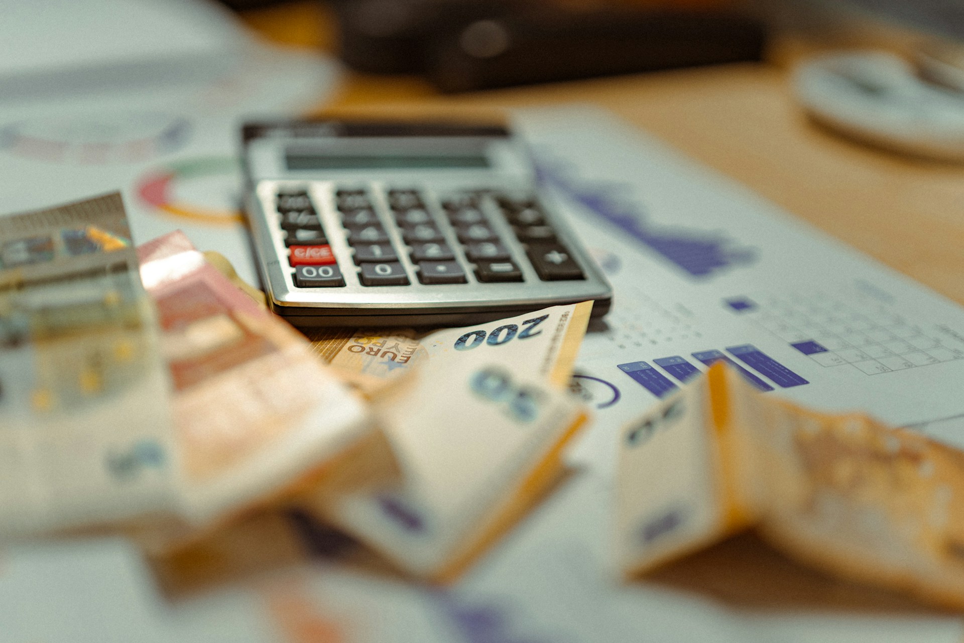 Στεγαστικό και ακρίβεια αναβάλουν την ενηλικίωση των νέων