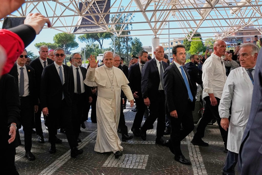 Με αδενοκαρκίνωμα διαγνώστηκε ο πάπας Λέων μετά την επέμβαση - Η ανακοίνωση του Βατικανού 10 papas leon3